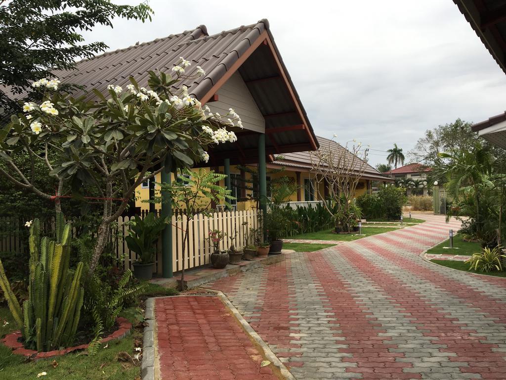 Baan Penny Hotel Phra Nakhon Si Ayutthaya Exterior photo