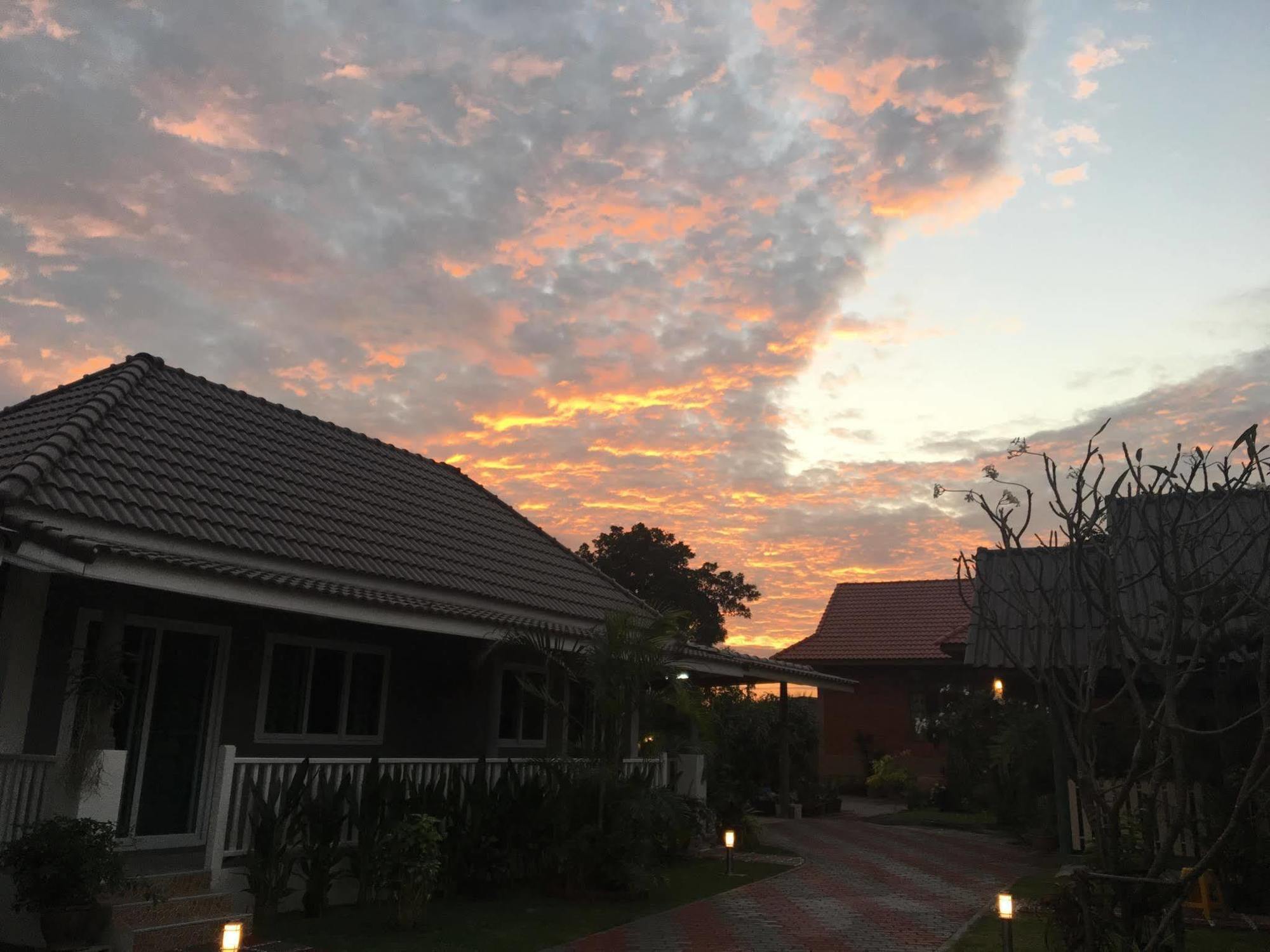 Baan Penny Hotel Phra Nakhon Si Ayutthaya Exterior photo